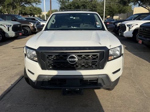 Used 2022 Nissan Frontier S w/ Technology Package RWD image 2