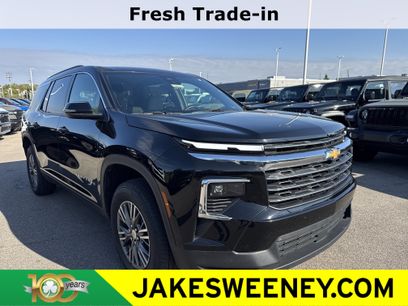 Used 2025 Chevrolet Traverse LT