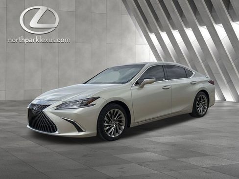 Certified 2024 Lexus ES 350 Ultra Luxury w/ Accessory Package (Z2) FWD image 3