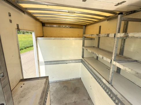 Used 2016 GMC Savana 3500 RWD image 12