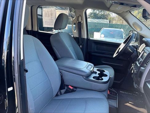 Used 2016 RAM 2500 Tradesman w/ Chrome Appearance Group image 6