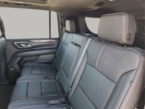 Used 2022 Chevrolet Suburban RST w/ Luxury Package AWD/4WD image 12