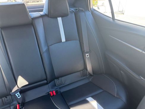 Used 2025 Toyota Camry SE image 33