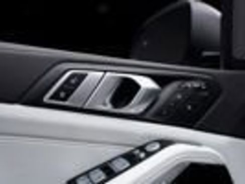 Used 2025 BMW X7 xDrive40i image 10