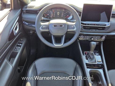 New 2026 Jeep Compass Latitude image 7