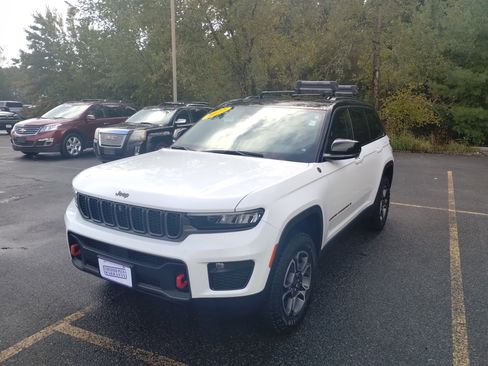 Used 2022 Jeep Grand Cherokee Trailhawk image 7