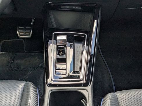 Used 2023 Volkswagen Golf 20th Anniversary Edition image 23