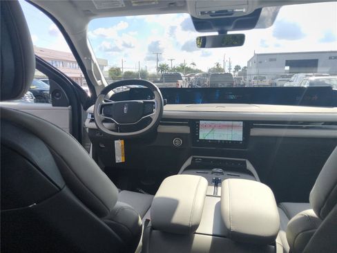 New 2026 Lincoln Navigator L Premier AWD/4WD image 23