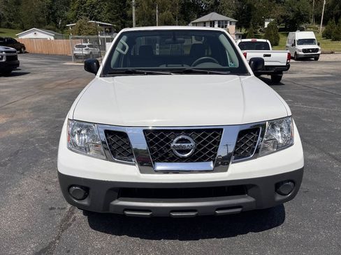 Used 2019 Nissan Frontier S RWD image 2