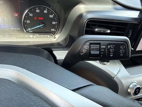 Used 2023 Ford Explorer XLT w/ Equipment Group 202A RWD image 37