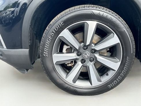 Certified 2025 Honda Pilot Touring image 39