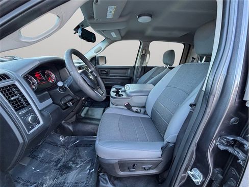 Used 2019 RAM 1500 4x4 Crew Cab Classic image 2