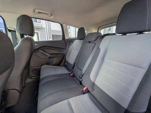 Used 2016 Ford Escape SE w/ Equipment Group 201A FWD image 20