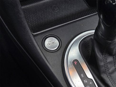 Used 2013 Volkswagen Beetle 2.5 image 17