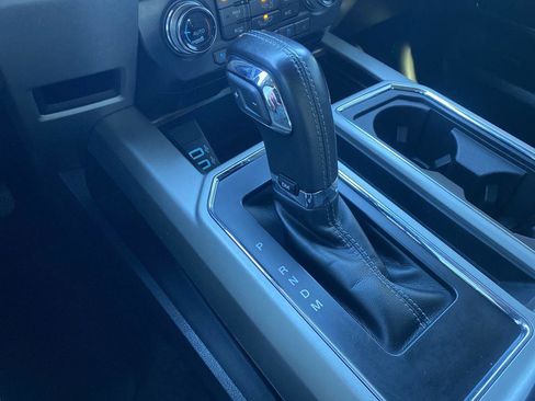 Used 2018 Ford F150 Lariat image 19