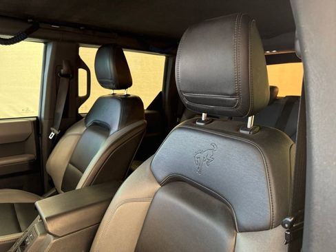 Used 2021 Ford Bronco Black Diamond image 14