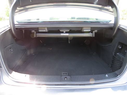 Used 2013 Mercedes-Benz E 350 4MATIC Sedan image 17