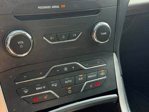 Used 2016 Ford Edge SEL w/ Equipment Group 201A FWD image 29