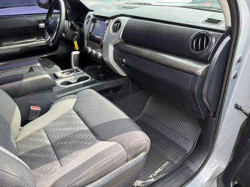 Used 2020 Toyota Tundra SR5 w/ SR5 Upgrade Package AWD/4WD image 26