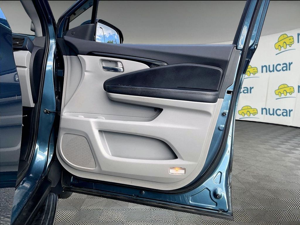 Used 2016 Honda Pilot Elite image 11
