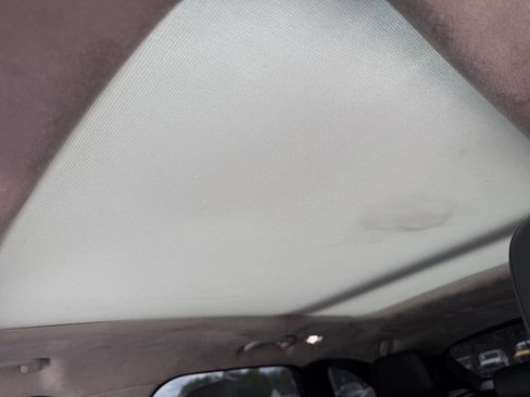 Used 2019 Jaguar F-PACE Premium image 39