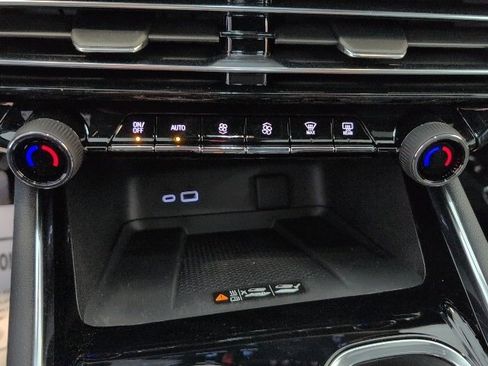 New 2026 Chevrolet Traverse LT image 23