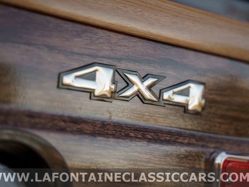 Used 1991 Jeep Grand Wagoneer Base image 28