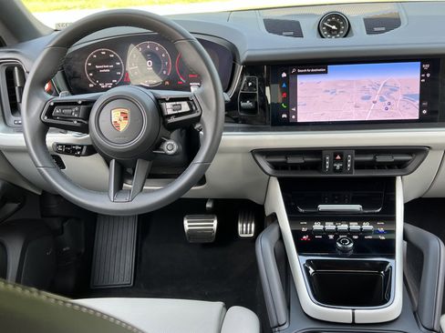 Certified 2025 Porsche Cayenne S image 14