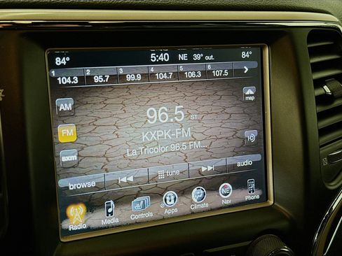 Used 2015 Jeep Grand Cherokee Limited w/ Luxury Group II image 21