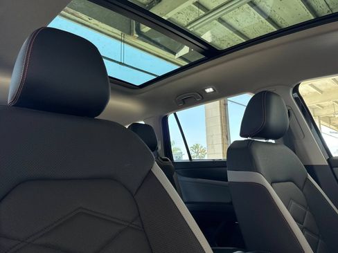 New 2025 Volkswagen Atlas Peak Edition SE AWD/4WD image 18
