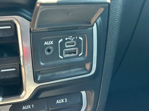 Used 2023 Jeep Wrangler Unlimited Rubicon w/ LED Lighting Group AWD/4WD image 29