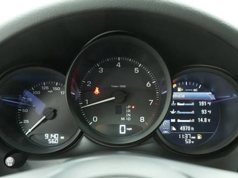 Used 2025 Porsche Macan image 14