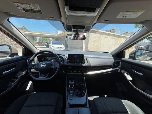 Used 2025 Nissan Rogue SV FWD image 35