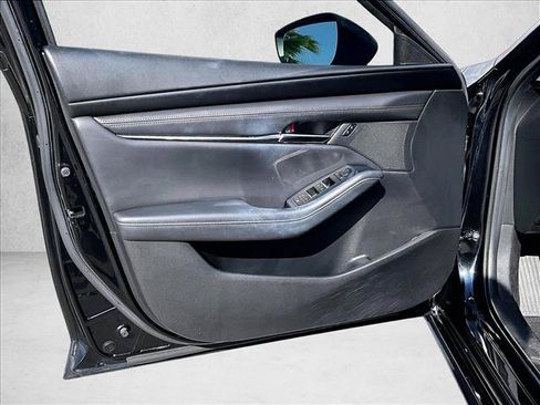 Used 2019 MAZDA MAZDA3 Sedan FWD image 17