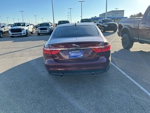 Used 2017 Jaguar XF Premium image 8