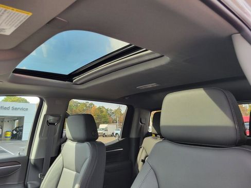 New 2026 GMC Sierra 1500 SLT image 26