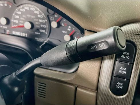 Used 2003 Ford Explorer XLT AWD/4WD image 16