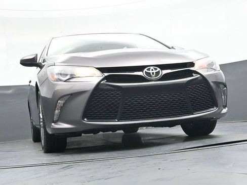 Used 2017 Toyota Camry SE FWD image 44