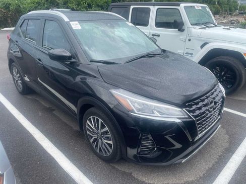 Used 2023 Nissan Kicks SV FWD image 4