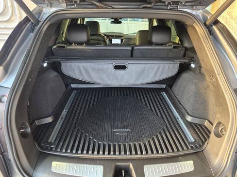 Used 2020 Cadillac XT5 Premium Luxury w/ LPO, Floor Liner Package AWD/4WD image 13