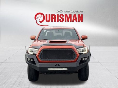 Used 2016 Toyota Tacoma TRD Sport image 6