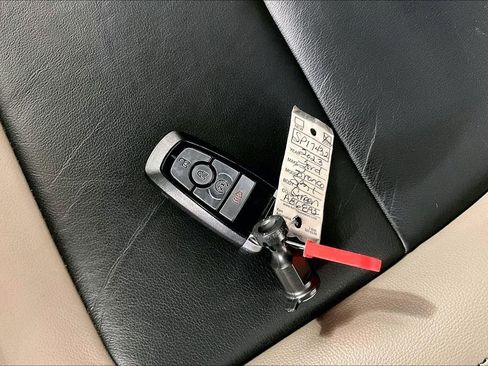 Used 2023 Ford Bronco Wildtrak image 10