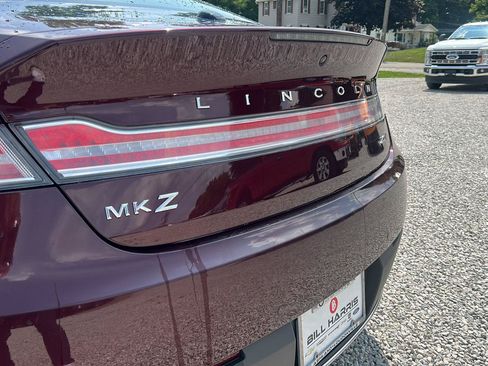 Used 2018 Lincoln MKZ Reserve w/ Climate Package FWD image 13