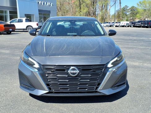 Used 2024 Nissan Altima 2.5 SV image 2