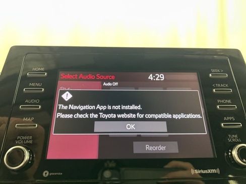 Used 2023 Toyota Camry SE image 19