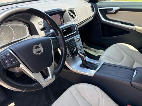 Used 2018 Volvo V60 T5 Dynamic w/ Vision Package FWD image 26