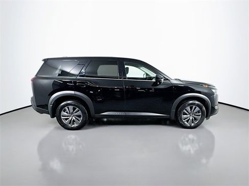 Used 2024 Nissan Pathfinder S image 7