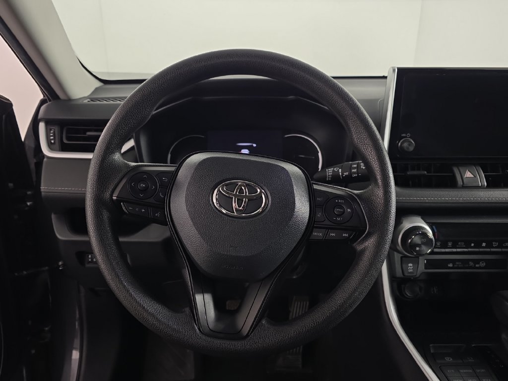 Used 2024 Toyota RAV4 XLE AWD/4WD image 13