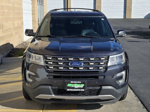 Used 2017 Ford Explorer XLT w/ Equipment Group 202A AWD/4WD image 2