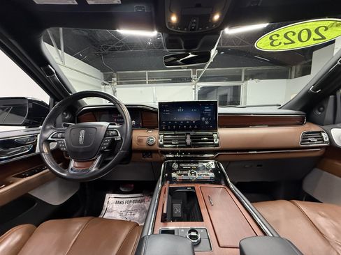 Used 2023 Lincoln Navigator L Reserve w/ Equipment Group 201A image 15